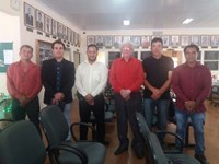 Membros da Câmara Municipal de Santana do Riacho participaram de reunião conjunta sobre gestão de resíduos sólidos na Câmara Municipal de Jequitibá. 