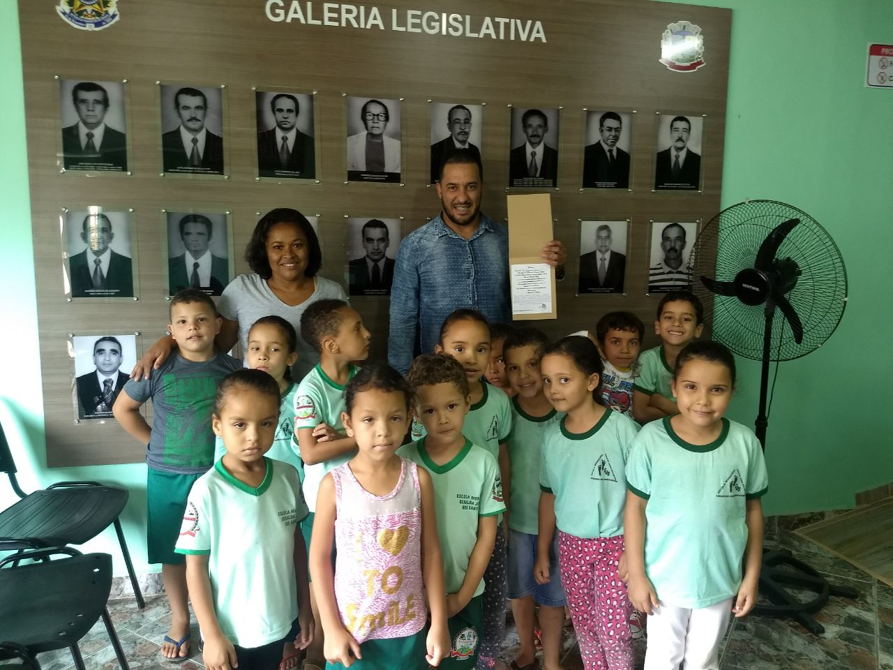 Presidente da Câmara Municipal de Santana do Riacho, recebeu a visita dos alunos da Escola Municipal Geralda Jorge dos Santos. 